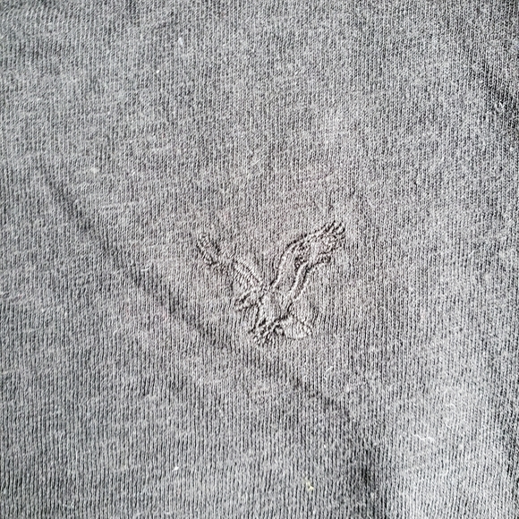 American Eagle Vneck Tshirt - Picture 3 of 3